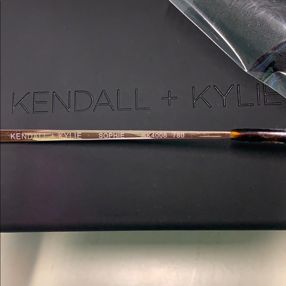 Authentic Kendall and Kylie Sunglasses - Picture 2 of 2